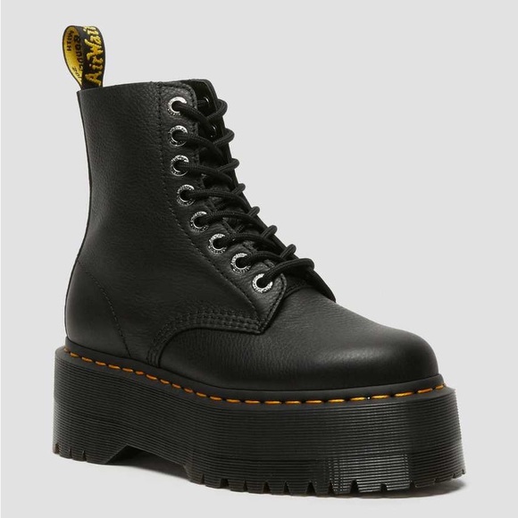 Dr. Martens Shoes - NWT Platform Pascal Doc Martens